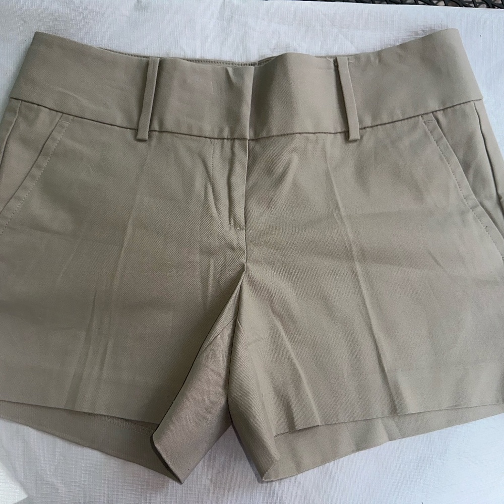 Ann Taylor City Short ~ Khaki ~ Size